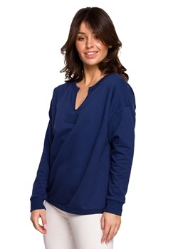 B225 Bluza z wycięciem w dekolcie - atramentowa ze sklepu Świat Bielizny w kategorii Bluzy damskie - zdjęcie 134627567