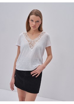 Lniana koszulka damska z koronką biała Sheala 101 ze sklepu Big Star w kategorii Bluzki damskie - zdjęcie 134659335