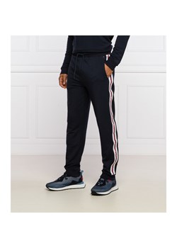 Tommy Hilfiger Spodnie dresowe | Regular Fit ze sklepu Gomez Fashion Store w kategorii Spodnie męskie - zdjęcie 134833525
