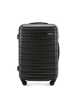 Średnia walizka z ABS-u z żebrowaniem czarna ze sklepu WITTCHEN w kategorii Walizki - zdjęcie 135152376