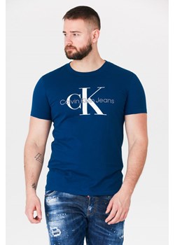 CALVIN KLEIN JEANS - Granatowy t-shirt męski z monogramem ze sklepu outfit.pl w kategorii T-shirty męskie - zdjęcie 135300069