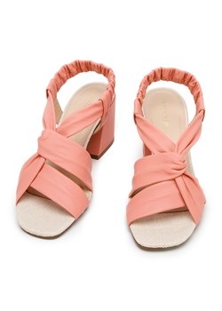 Damskie sandały skórzane z supełkiem na obcasie różowe ze sklepu WITTCHEN w kategorii Sandały damskie - zdjęcie 135300886