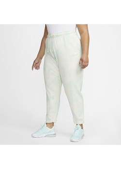 Damskie joggery ze średnim stanem i barwieniem imitującym chmury Nike Sportswear (duże rozmiary) - Zieleń ze sklepu Nike poland w kategorii Spodnie damskie - zdjęcie 135481085
