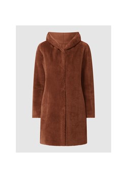 Krótki płaszcz ze sztucznego futra ze sklepu Peek&Cloppenburg  w kategorii Futra damskie - zdjęcie 135517535