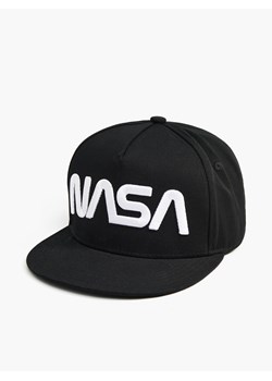 Cropp - Czarna czapka z daszkiem NASA - Czarny ze sklepu Cropp w kategorii Czapki z daszkiem męskie - zdjęcie 135560958