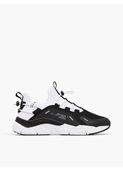 Cropp - Kontrastowe sneakersy z efektem reflective - biały ze sklepu Cropp w kategorii Buty sportowe męskie - zdjęcie 136493078