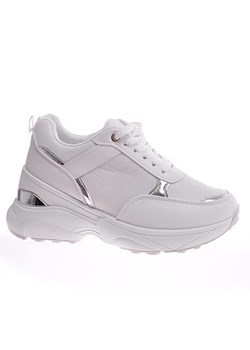 Wiązane białe sneakersy na koturnie /D5-3 11417 W498/ ze sklepu Pantofelek24.pl w kategorii Buty sportowe damskie - zdjęcie 136949577