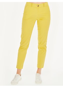 Żółte spodnie damskie Potis & Verso Roxi ze sklepu Eye For Fashion w kategorii Spodnie damskie - zdjęcie 136949646