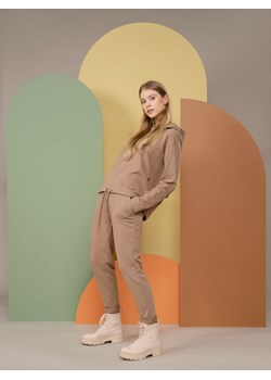 Spodnie dresowe damskie ze sklepu OUTHORN w kategorii Spodnie damskie - zdjęcie 137083245