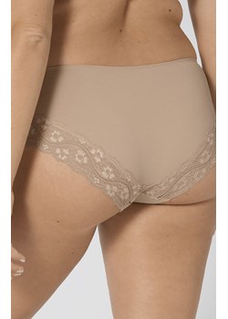 Triumph Lovely Micro Hipsteri beżowe figi damskie 10182555, Kolor beżowy, Rozmiar L, Triumph ze sklepu Intymna w kategorii Majtki damskie - zdjęcie 137665448
