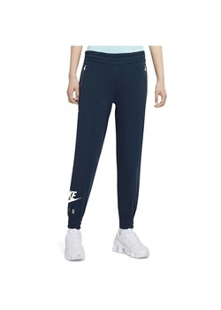 Spodnie damskie Air 7/8 Nike ze sklepu SPORT-SHOP.pl w kategorii Spodnie damskie - zdjęcie 138204886