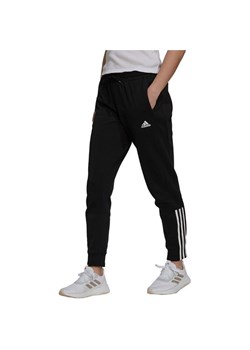 Spodnie damskie Essentials 3-Stripes Pants Adidas ze sklepu SPORT-SHOP.pl w kategorii Spodnie damskie - zdjęcie 138205095