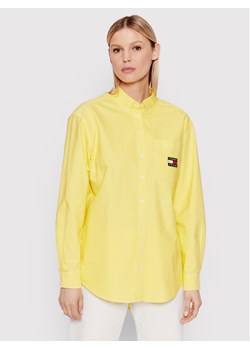 Tommy Jeans Koszula Badge Boyfriend DW0DW12891 Żółty Boyfriend Fit ze sklepu MODIVO w kategorii Koszule damskie - zdjęcie 139288358