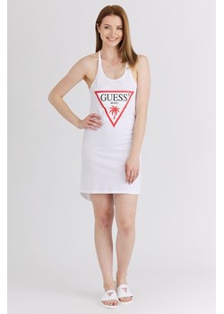 GUESS - Biała sukienka z trójkątnym logo ze sklepu outfit.pl w kategorii Sukienki - zdjęcie 139522727