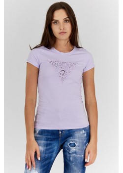 GUESS - Fioletowy T-shirt damski z ażurowym logo ze sklepu outfit.pl w kategorii Bluzki damskie - zdjęcie 140815825