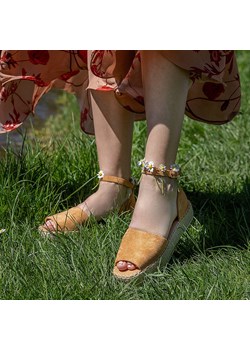 Royalfashion Jasnobrązowe damskie sandały na platformie Dalila ze sklepu royalfashion.pl w kategorii Espadryle damskie - zdjęcie 141003298