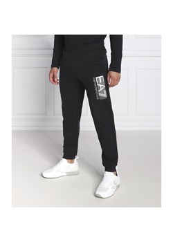 EA7 Spodnie dresowe | Regular Fit ze sklepu Gomez Fashion Store w kategorii Spodnie męskie - zdjęcie 141392176