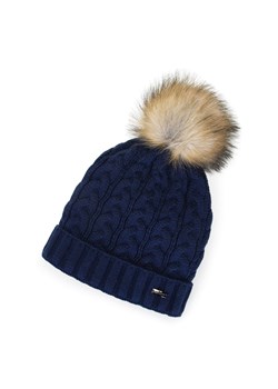 Damska czapka o warkoczowym splocie z pomponem ze sklepu WITTCHEN w kategorii Czapki zimowe damskie - zdjęcie 142234957