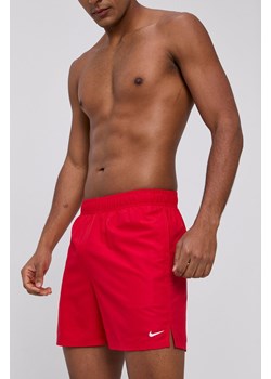 Nike szorty kąpielowe kolor czerwony ze sklepu ANSWEAR.com w kategorii Kąpielówki - zdjęcie 142397236