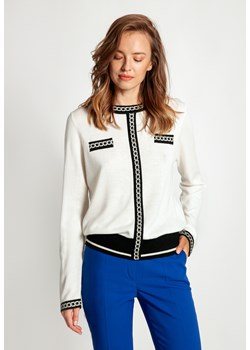 Biały dzianinowy sweter ozdobiony wzorem łańcucha ze sklepu Molton w kategorii Swetry damskie - zdjęcie 142592179