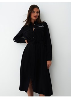 Mohito - Czarna sukienka koszulowa midi - Czarny ze sklepu Mohito w kategorii Sukienki - zdjęcie 142614586