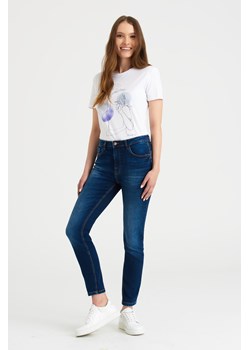 Ciemnogranatowe spodnie jeansowe, model skinny push up ze sklepu Greenpoint.pl w kategorii Jeansy damskie - zdjęcie 142736795