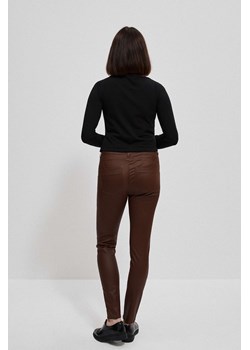Woskowane spodnie typu rurki ze sklepu Moodo.pl w kategorii Spodnie damskie - zdjęcie 143223249