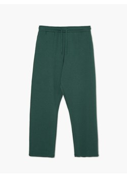 Cropp - Ciemnozielone dresowe joggery - zielony ze sklepu Cropp w kategorii Spodnie męskie - zdjęcie 143441186