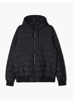 Cropp - Czarna pikowana kurtka z kapturem - czarny ze sklepu Cropp w kategorii Kurtki męskie - zdjęcie 143735888