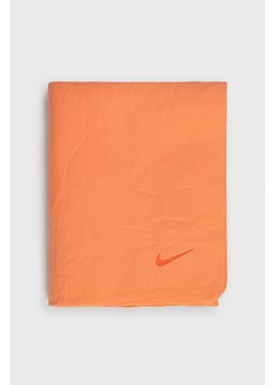 Nike Ręcznik kolor pomarańczowy ze sklepu ANSWEAR.com w kategorii Ręczniki - zdjęcie 143739706