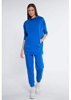 Kobaltowa bluza  z półgolfem ze sklepu MONNARI w kategorii Bluzy damskie - zdjęcie 143817248