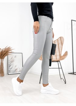 spodnie skórkowe gładkie szare m/38 ze sklepu UBRA w kategorii Spodnie damskie - zdjęcie 144092778
