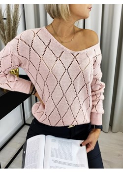 sweter xada pudrowy roz ze sklepu UBRA w kategorii Swetry damskie - zdjęcie 144096665