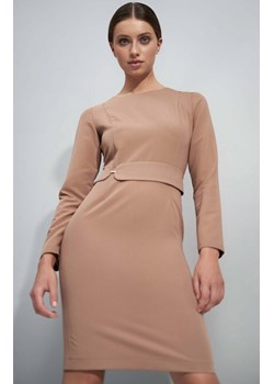 Ołówkowa sukienka w kolorze karmelowym s206, Kolor karmelowy, Rozmiar 40, Nife ze sklepu Primodo w kategorii Sukienki - zdjęcie 144286427