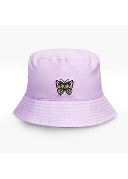 Cropp - Bucket hat z motylkiem - Fioletowy ze sklepu Cropp w kategorii Kapelusze damskie - zdjęcie 144416549