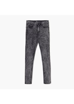 Cropp - Szare jeansy push up - Szary ze sklepu Cropp w kategorii Jeansy damskie - zdjęcie 144417325