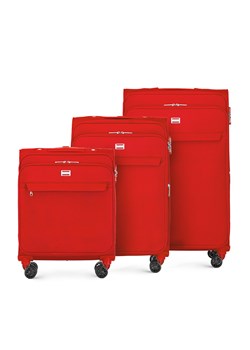 Zestaw jednokolorowych walizek miękkich czerwony ze sklepu WITTCHEN w kategorii Walizki - zdjęcie 144672815