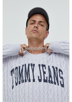 Tommy Jeans sweter męski kolor szary ze sklepu ANSWEAR.com w kategorii Swetry męskie - zdjęcie 144765847