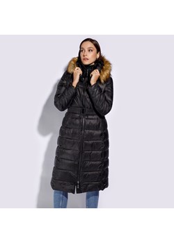 Damski płaszcz zimowy pikowany z kapturem czarny ze sklepu WITTCHEN w kategorii Kurtki damskie - zdjęcie 144784927