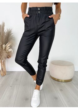 Czarne Woskowane Spodnie z Kieszeniami ze sklepu ModnaKiecka.pl w kategorii Spodnie damskie - zdjęcie 144990299