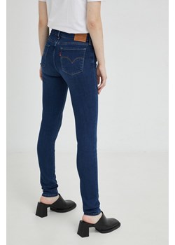 Levi&apos;s jeansy 711 SKINNY damskie medium waist ze sklepu ANSWEAR.com w kategorii Jeansy damskie - zdjęcie 145073416