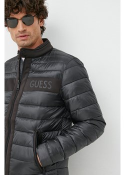Guess kurtka męska kolor czarny zimowa ze sklepu ANSWEAR.com w kategorii Kurtki męskie - zdjęcie 145136037