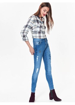 Spodnie jeansowe z napisami i aplikacją ze sklepu Top Secret w kategorii Jeansy damskie - zdjęcie 145149655