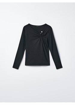 Mohito - Bluzka z asymetrycznym dekoltem - czarny ze sklepu Mohito w kategorii Bluzki damskie - zdjęcie 145259139