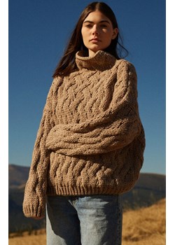 Sweter wełniany o grubym splocie w kolorze mocca F839, Kolor mocca, Rozmiar L/XL, Fobya ze sklepu Primodo w kategorii Swetry damskie - zdjęcie 145851325