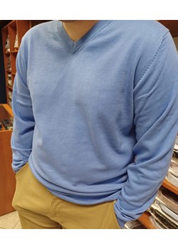 Sweter męski " w serek" w kolorze błękitnym ze sklepu ATELIER-ONLINE w kategorii Swetry męskie - zdjęcie 146227429
