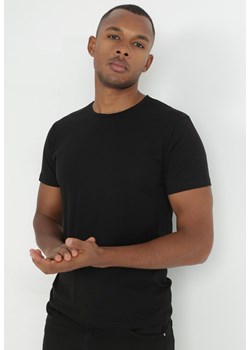 Czarna Koszulka Dopasowana z Krótkim Rękawem Zede ze sklepu Born2be Odzież w kategorii T-shirty męskie - zdjęcie 146332349