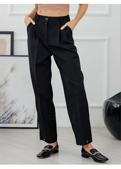 Czarne spodnie z zakładkami Azuri ze sklepu Eye For Fashion w kategorii Spodnie damskie - zdjęcie 146573695