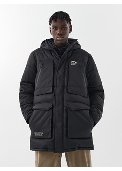 Cropp - Czarny pikowany płaszcz z kapturem - czarny ze sklepu Cropp w kategorii Kurtki męskie - zdjęcie 146648057