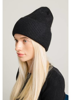 CZAPKA PRĄŻKOWANA BEANIE BASIC- CZARNA ze sklepu olika.com.pl w kategorii Czapki zimowe damskie - zdjęcie 146996485